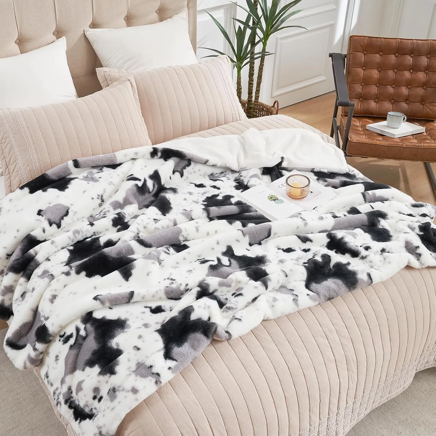 Cozy Bliss Cow Print Faux Fur Throw Blanket, Animal Printed Blankets Super Soft Warm Thick Fluffy Throws Home Decor for Couch Bed Sofa Women (Black&Grey Cow, 50x60 Inches)
