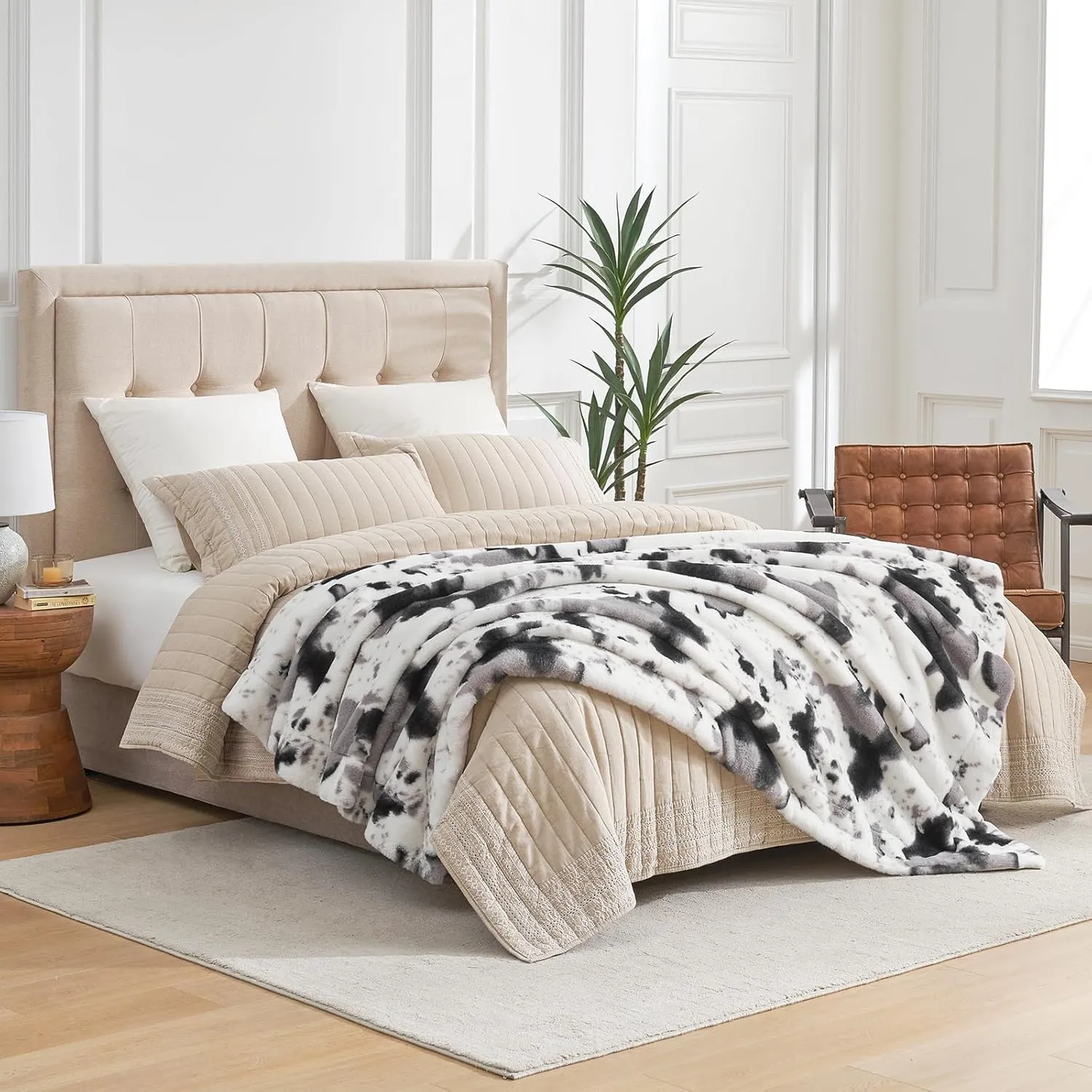 Cozy Bliss Cow Print Faux Fur Throw Blanket, Animal Printed Blankets Super Soft Warm Thick Fluffy Throws Home Decor for Couch Bed Sofa Women (Black&Grey Cow, 50x60 Inches)