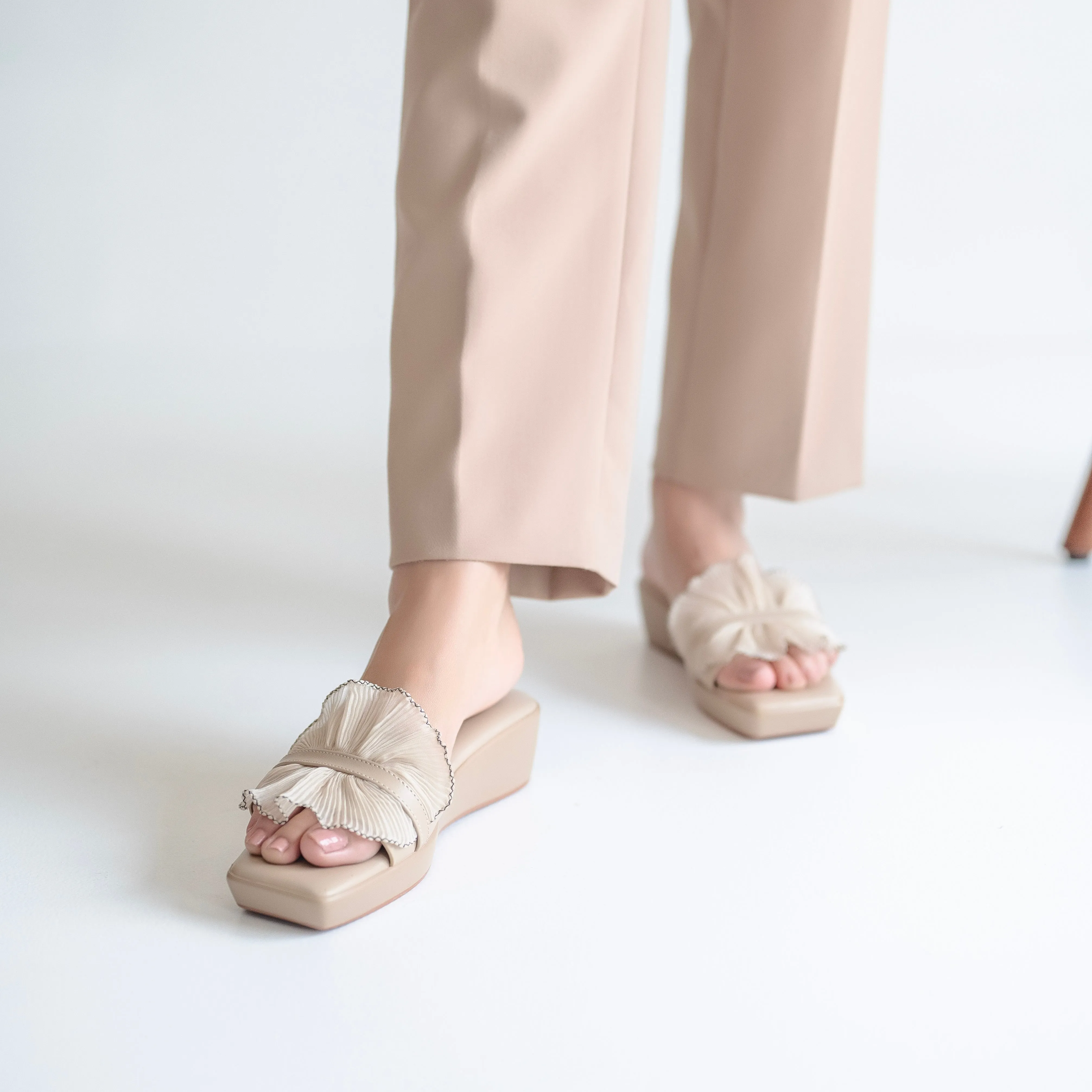 Crinkled Open Toe Platform