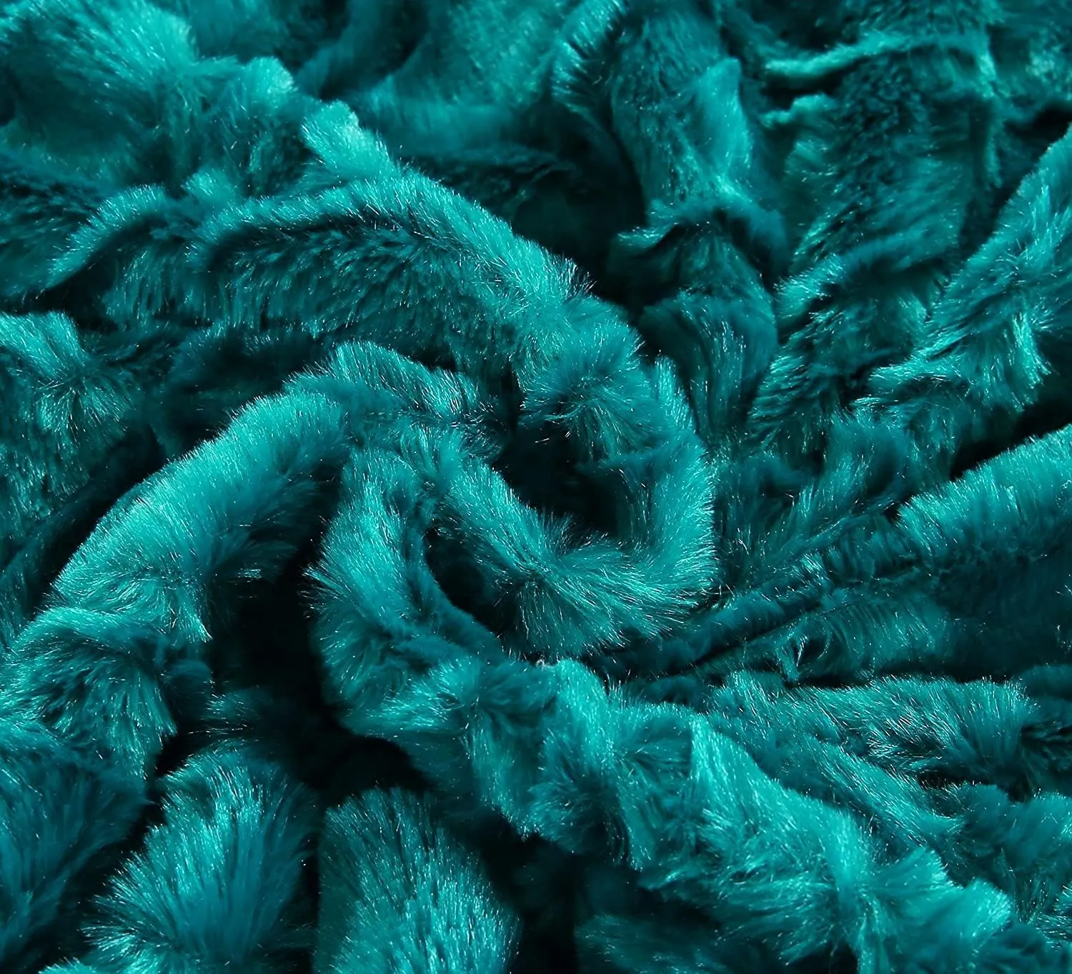 DaDa Bedding Lavish Emerald Teal Green Faux Fur Fuzzy Throw Blanket - Mermaid Scales Design White Sherpa Backside - Soft Warm Plush Bright Vibrant Jewel Tones Embossed for Bed/Couch - 50" x 60"