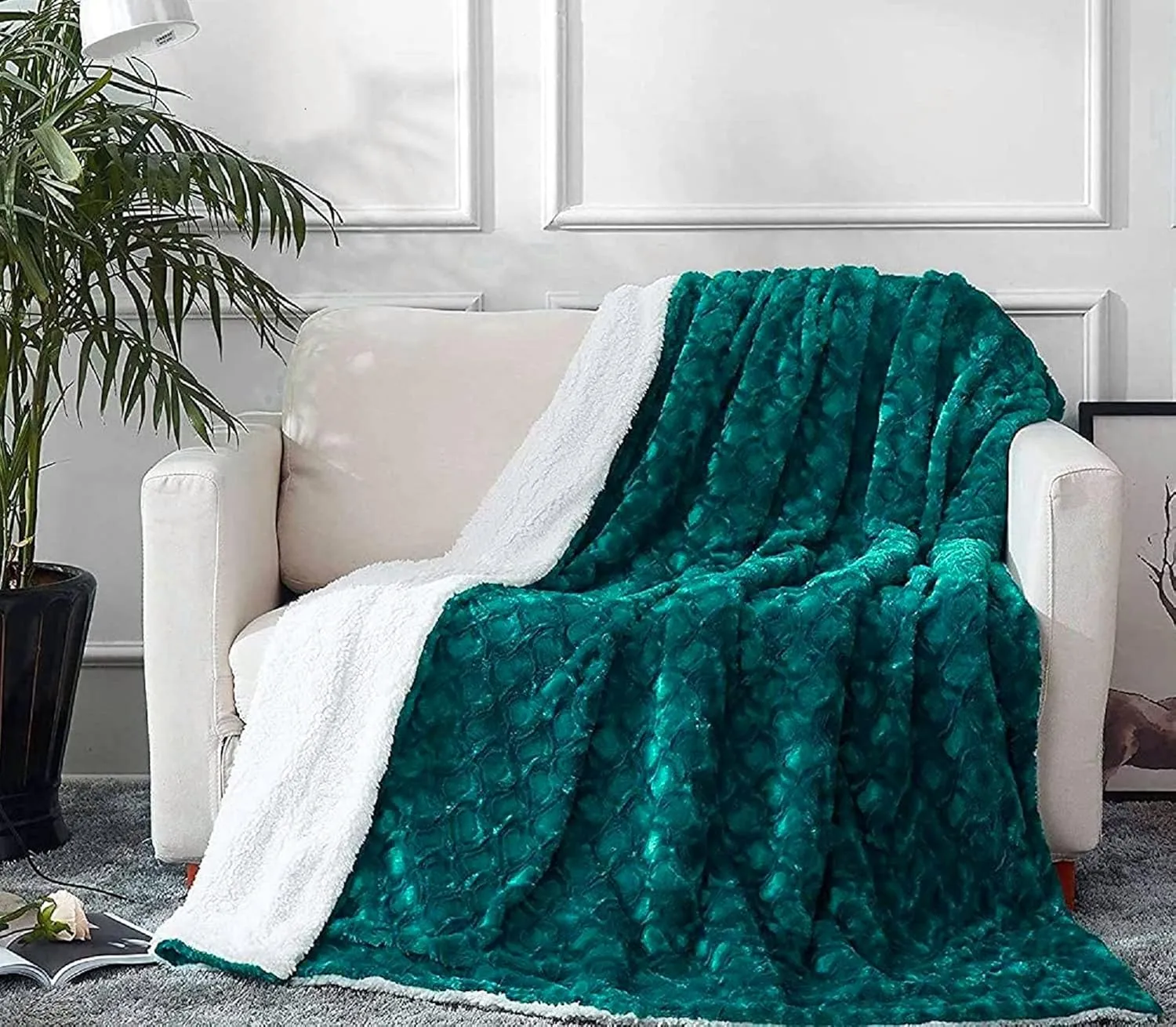 DaDa Bedding Lavish Emerald Teal Green Faux Fur Fuzzy Throw Blanket - Mermaid Scales Design White Sherpa Backside - Soft Warm Plush Bright Vibrant Jewel Tones Embossed for Bed/Couch - 50" x 60"