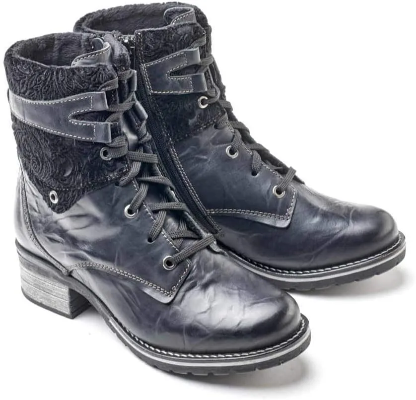 Dromedaris Women's Kara Velvet Boot