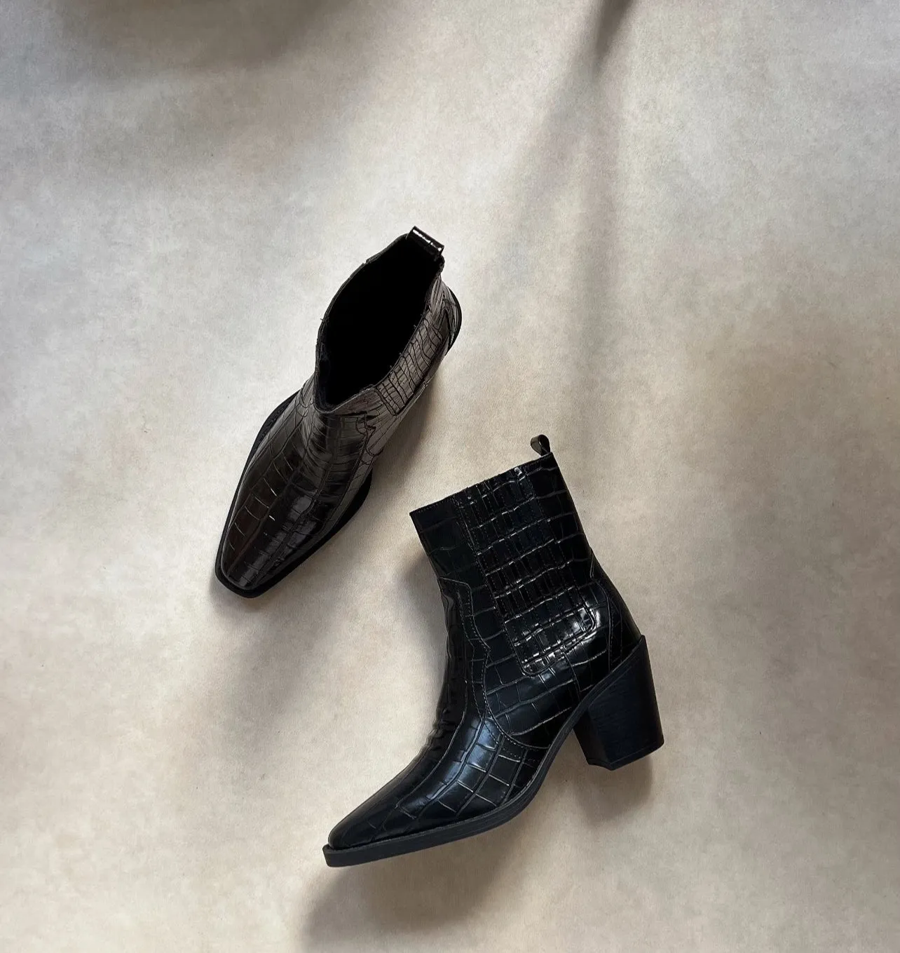 Embossed cowboy ankle boots - Women's