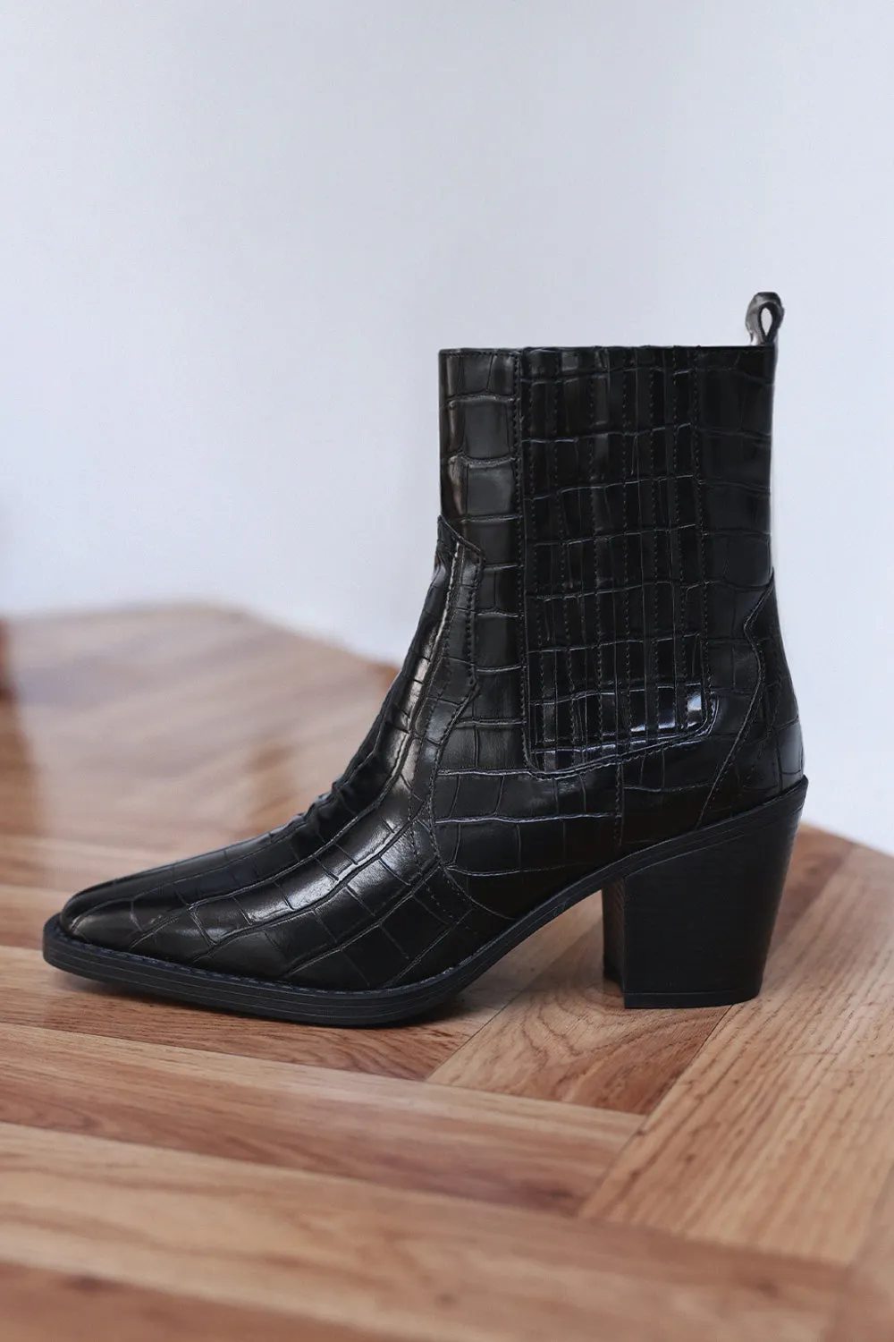 Embossed cowboy ankle boots - Women's