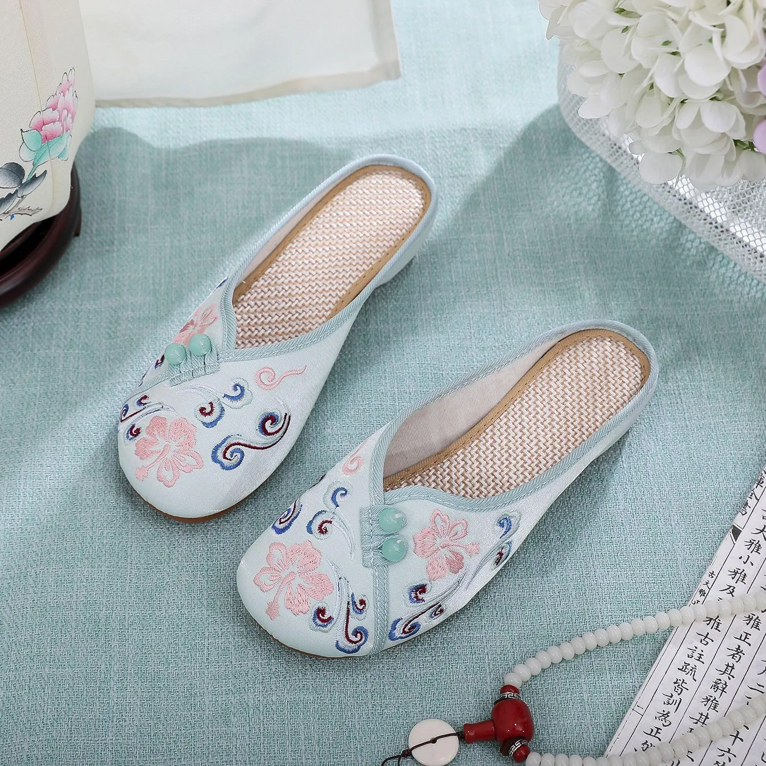 Embroidered Flower Women's Shoes Backless Mules Comfortable Flats Round Toe Loafers Chinese Style Canvas Slippers Cute Sandals