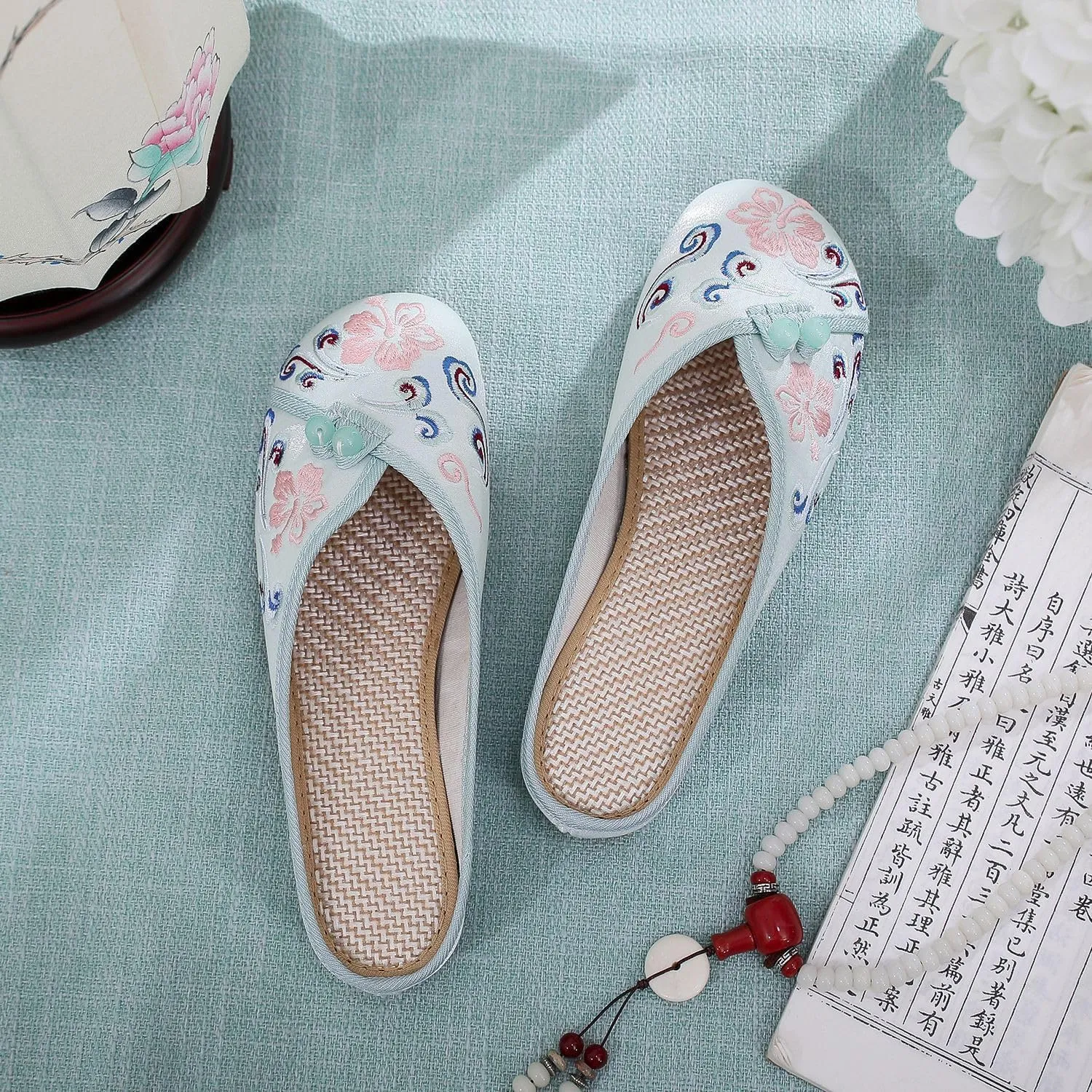 Embroidered Flower Women's Shoes Backless Mules Comfortable Flats Round Toe Loafers Chinese Style Canvas Slippers Cute Sandals