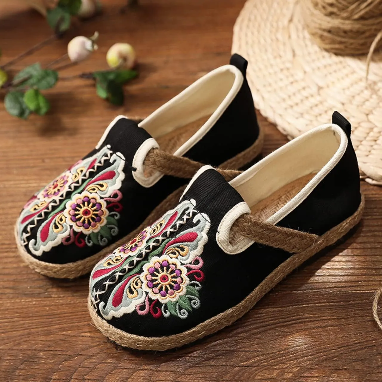 Espadrilles for Women Flats Canvas Loafers & Slip-ons Ethnic Style Embroidered Shoes Casual Comfort House Shoes