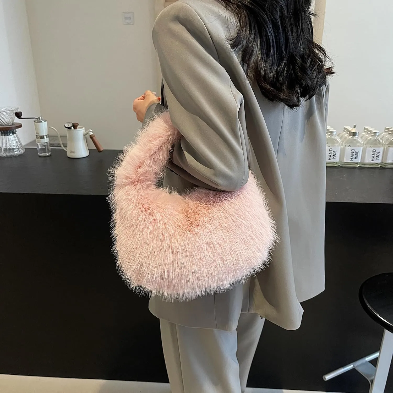 Faux Fur Fluffy Bag Furry Handbag Purse Fuzzy Tote Bag,Trendy Cute Plush Purse for Autumn and Winter