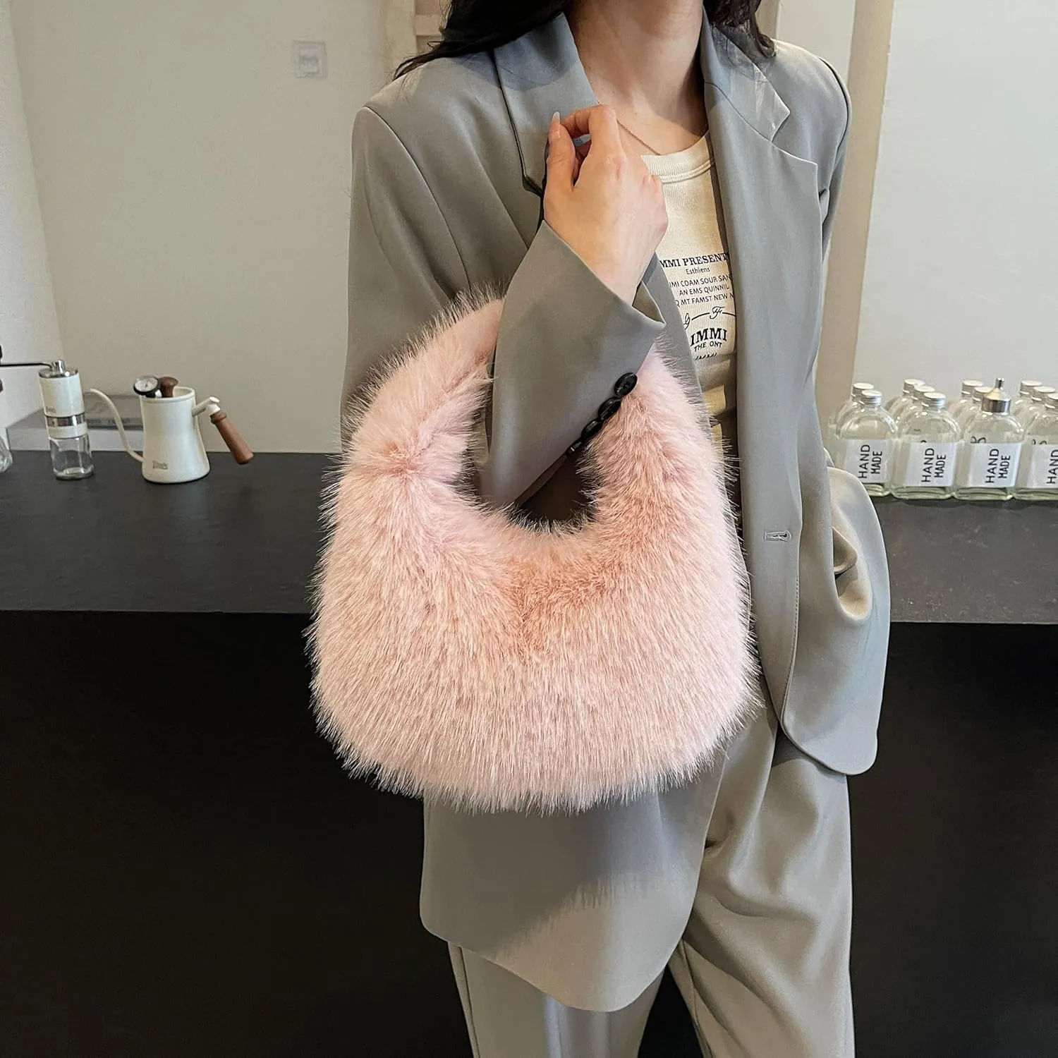 Faux Fur Fluffy Bag Furry Handbag Purse Fuzzy Tote Bag,Trendy Cute Plush Purse for Autumn and Winter