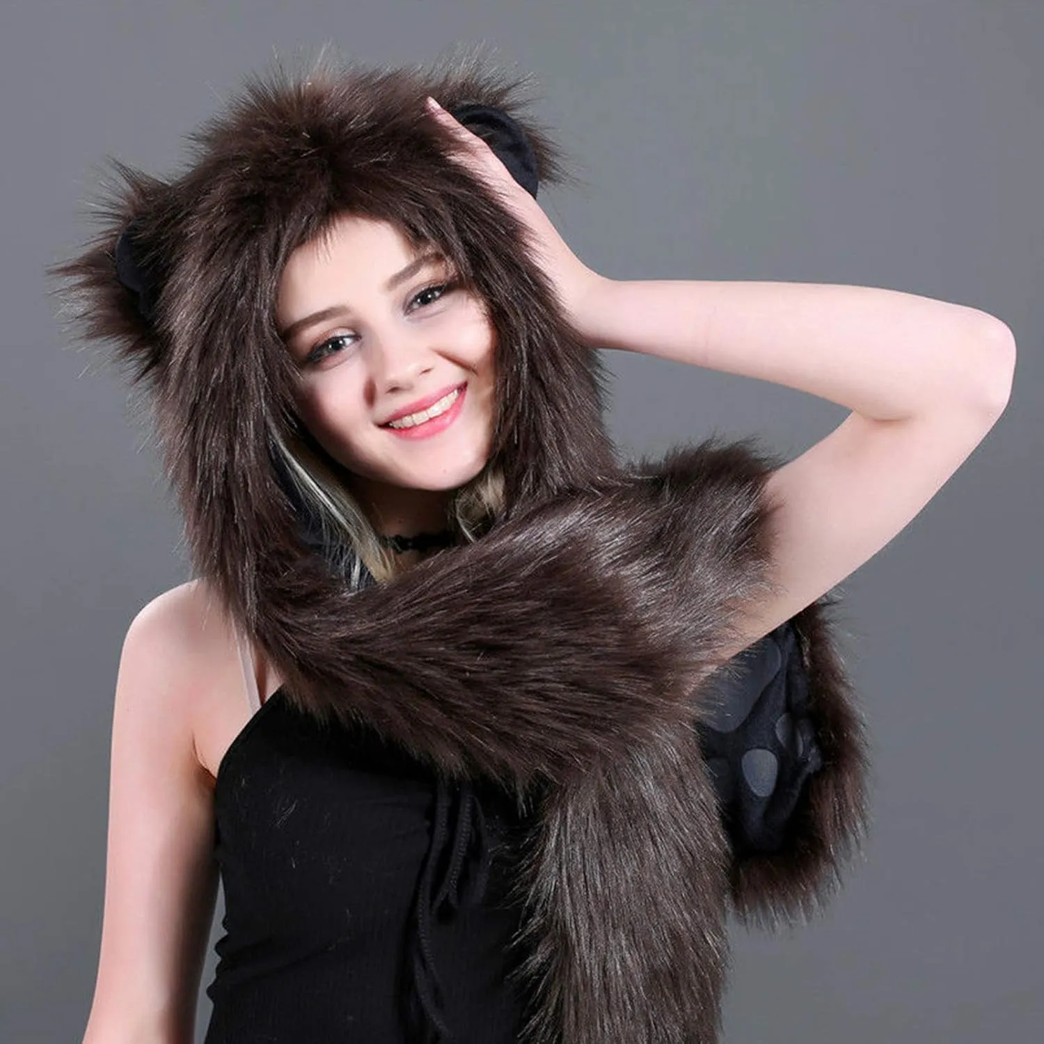 FHQHTH 3 in 1 Faux Fur Animal Hood with Paws Fuzzy Novelty Wolf Hats Gloves Scarf Winter Cosplay Hoods Halloween Cosplay