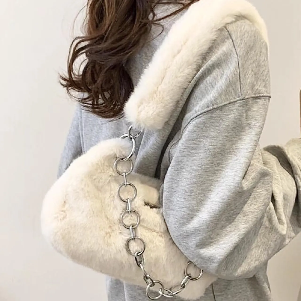 Fluffy Underarm Bag Soft Cloud Bag Cute Furry Purse Handbags with Chain Fluffy Fuzzy Shoulder Bag for Women Girls
