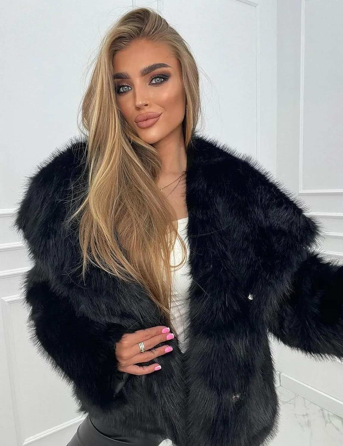 Flygo Women's Faux Fur Coat Fluffy Faux Fur Jacket Long Sleeve Lapel Furry Winter Jackets Shaggy Parka Short Coat
