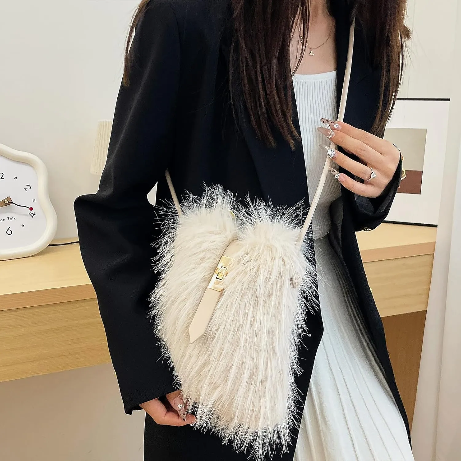 Furry Purse, Faux Fur Crossbody Bag Y2K Fluffy Bag Fuzzy Purses for Women