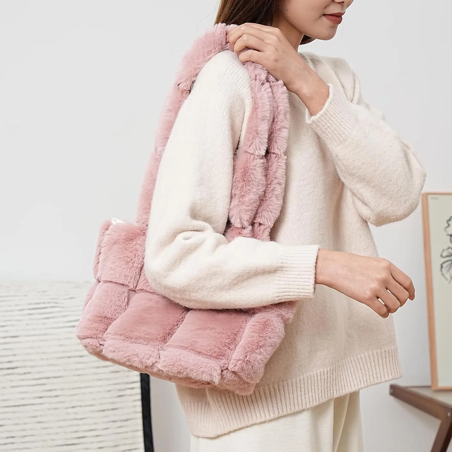 Furry Purse for Women, Plush Shoulder Handbag Faux Fur Bag Fluffy Tote Bag,Winter Quilted Puffy Tote Handbag