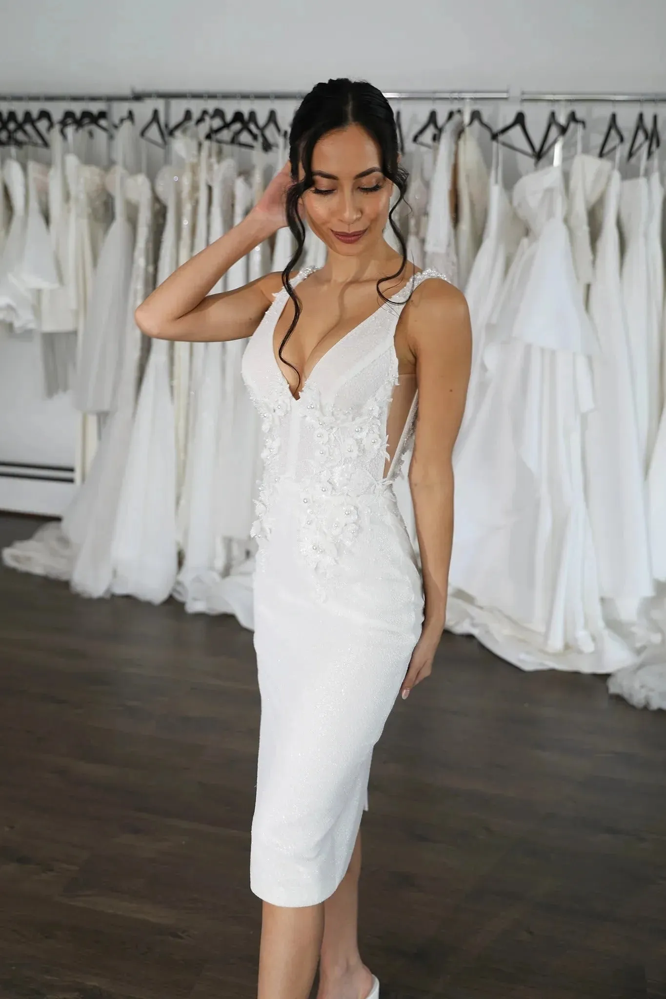 Glittery Tulle with Low U-Back Wedding Dress  Bow  Court Train Dress Bridal Gown Satin Skirt Vestido De Novia