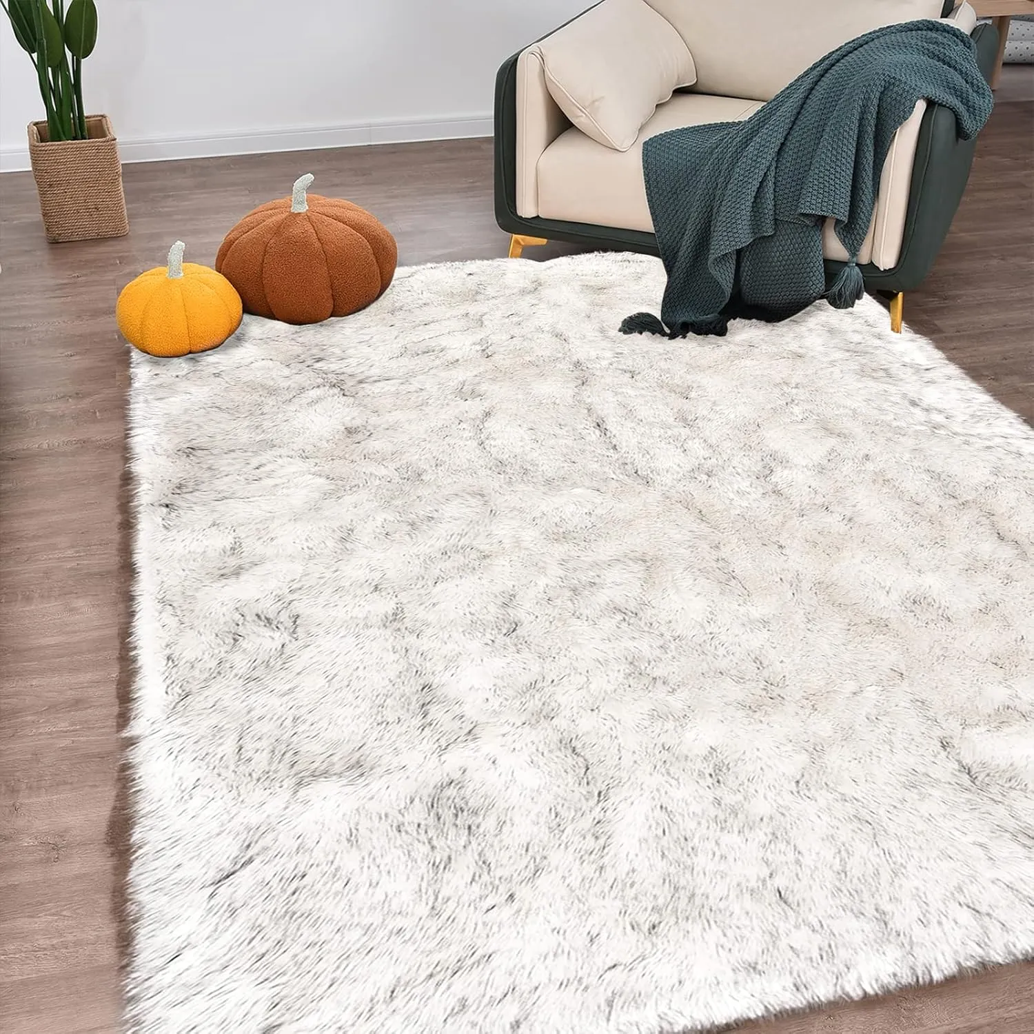 Latepis Large Rug for Living Room Rug 6.7x10 White with Grey Tips Faux Sheep Skin Fur Rug for Bedroom Fluffy Rug Furry Rug Home Décor, Rectangle