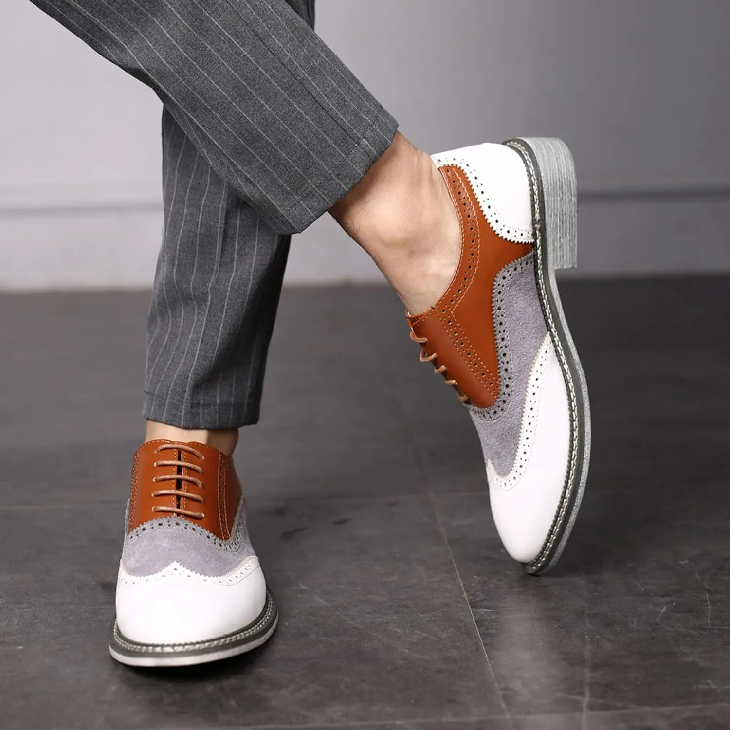 Men's Wingtip Two Tone Patchwork Brogue Oxfords Shoes: Fashion Classic Round-Toe Lace Up Low Top Leather Dress Shoes