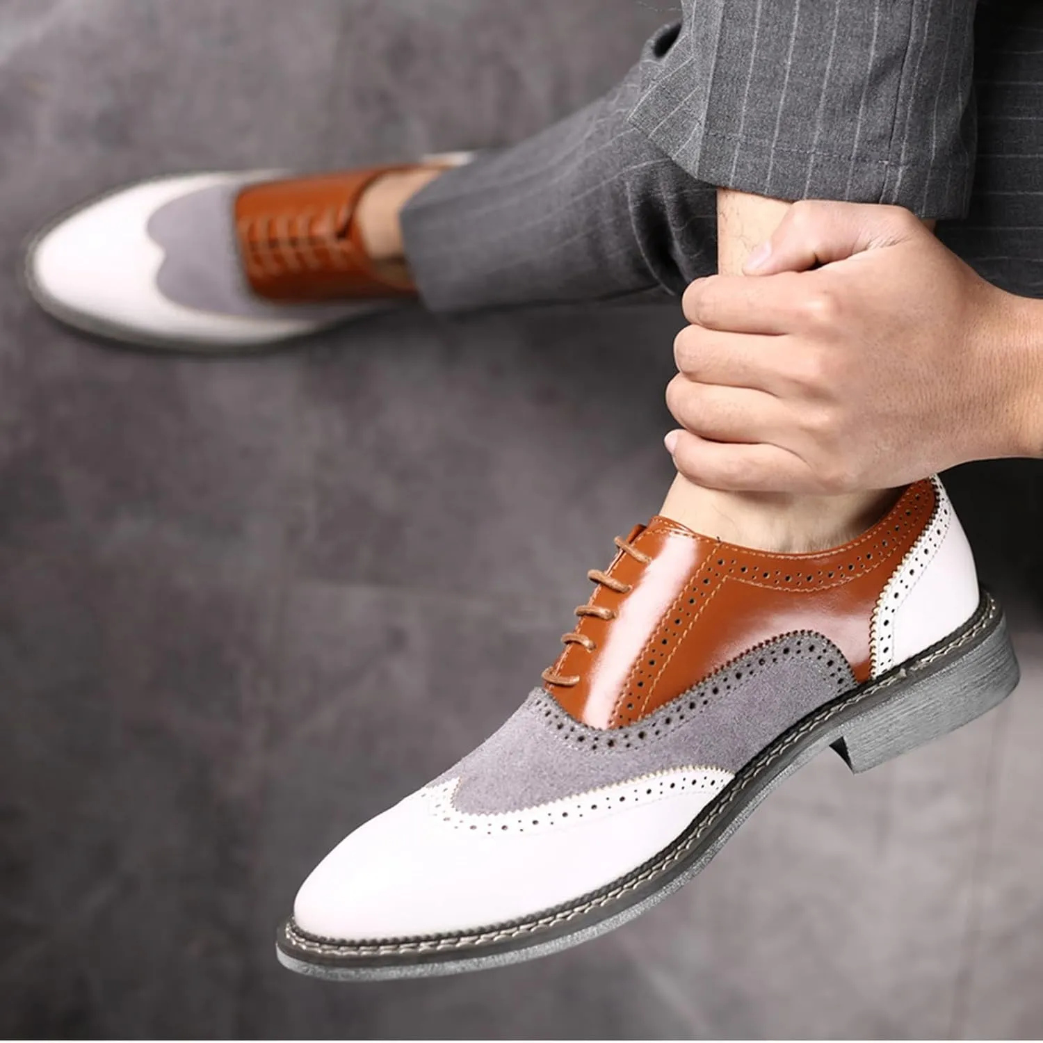 Men's Wingtip Two Tone Patchwork Brogue Oxfords Shoes: Fashion Classic Round-Toe Lace Up Low Top Leather Dress Shoes