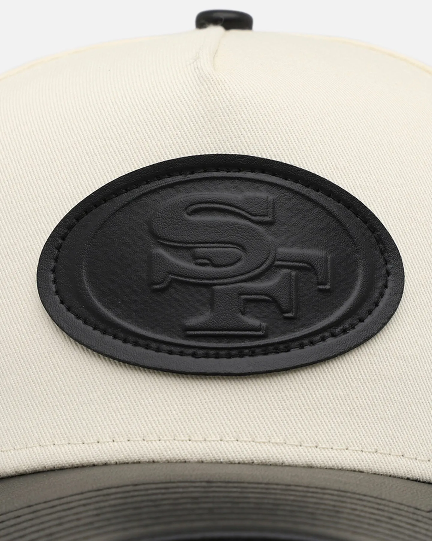 New Era San Francisco 49ers 'Leather Visor' 9FORTY A-Frame Snapback Chrome White/Black