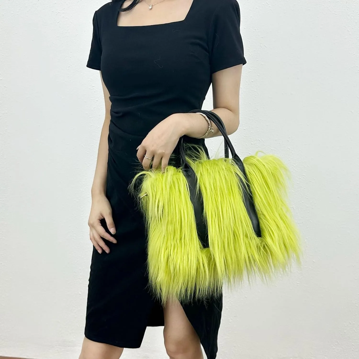 Plush Shoulder Bag for Women Crossbody Soft Fluffy Large Tote Handbag Fuzzy Purse Faux Fur Bag in Winter (Grass Green)