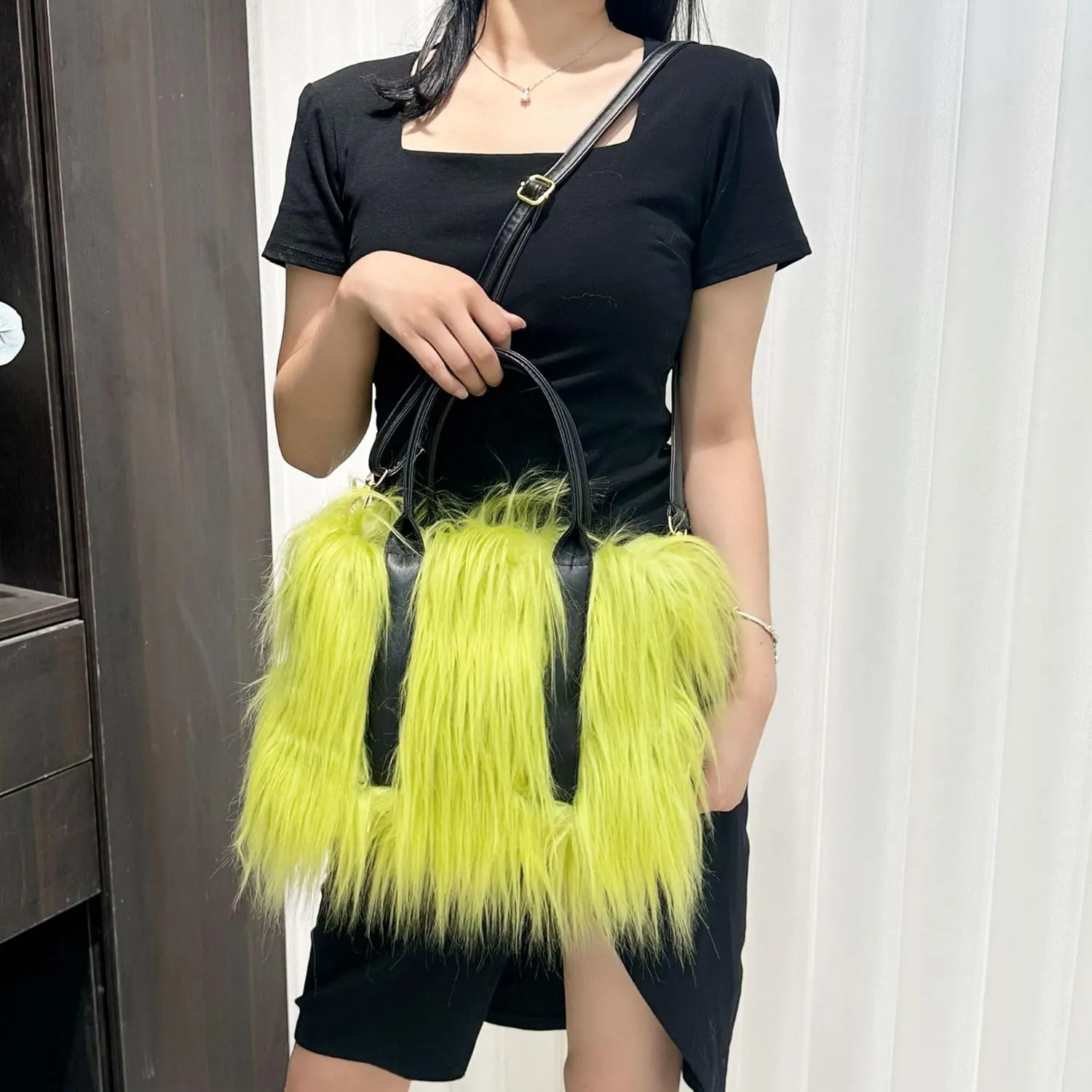 Plush Shoulder Bag for Women Crossbody Soft Fluffy Large Tote Handbag Fuzzy Purse Faux Fur Bag in Winter (Grass Green)