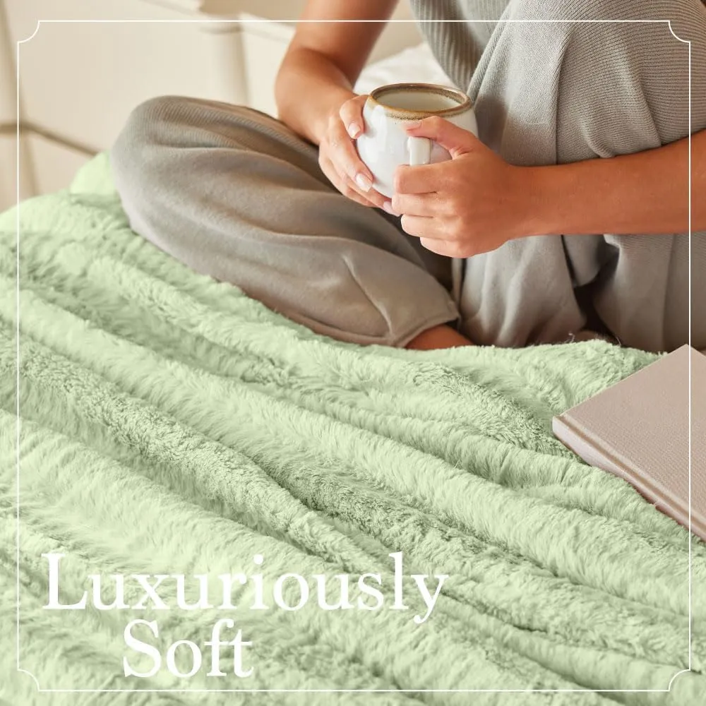 The Connecticut Home Co Throw Blanket for Couch, Soft Fluffy Room Decor, Cozy Warm Throws for Bed, Couches, Gifts for Women, Bedroom Cute Aesthetic Blankets Faux Fur and Sherpa, 65x50, Sage