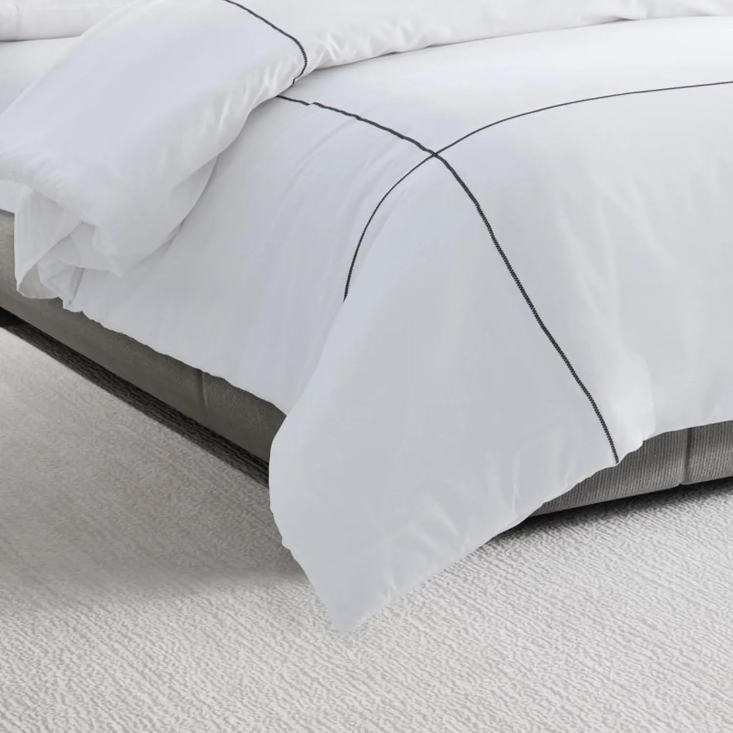 Vera Wang - King Duvet Cover Set, Soft Bedding Set with Matching Shams, Button Closure, Chic Room Essentials (Zig Zag White, King)