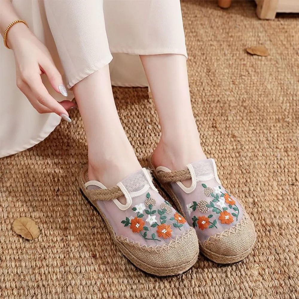 Women's Floral Embroidered Shoes Comfortable Round Toe Flats Chinese Ethnic Style Traditional Old Beijing Embroidered Shoe