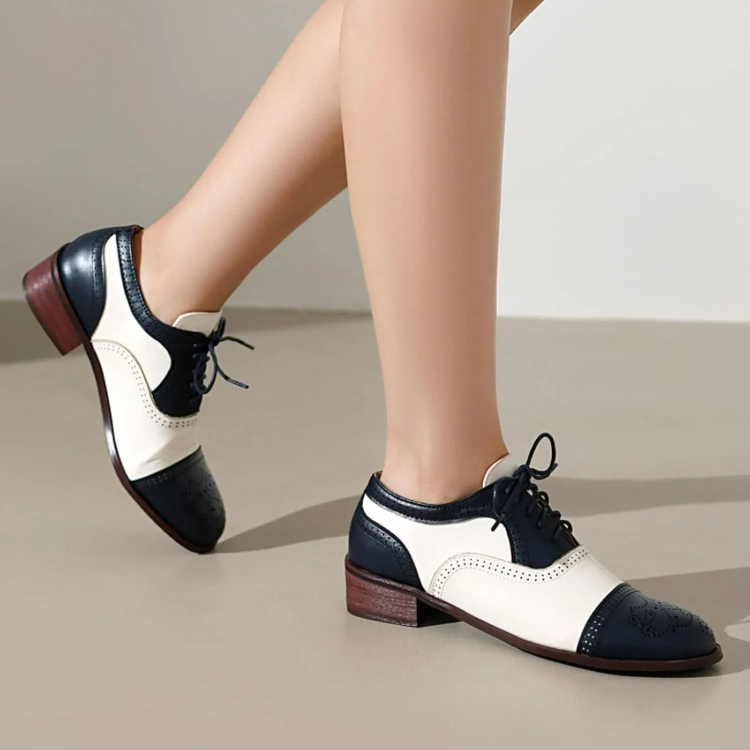 Women's Leather Perforated Lace-Up Oxfords Brogues Shoes Classic Retro Round Toe Low Heels Block Patchwork Multicolor Wingtip Derby Saddle Pumps